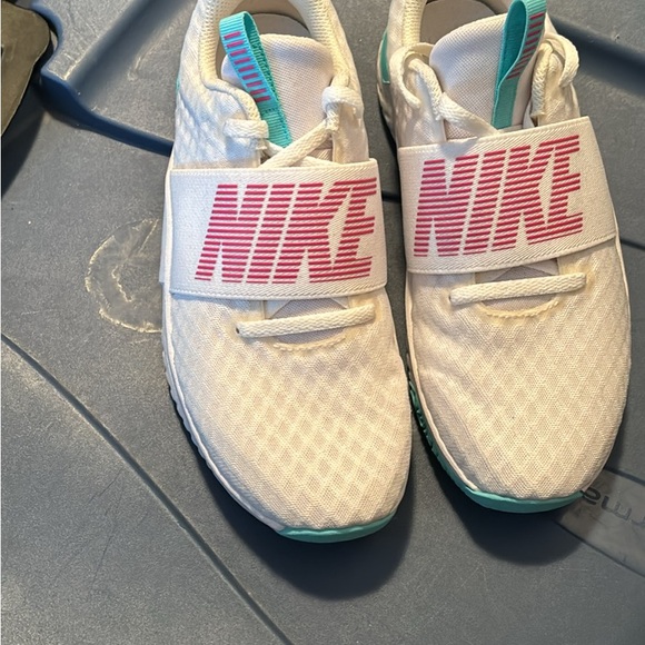 Brand new Nike shoes - Picture 2 of 2